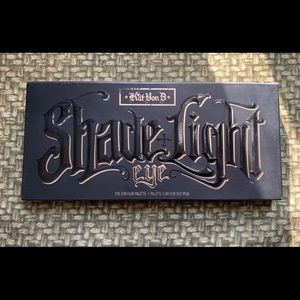 Kat Von D Shade and Light Eye Palette (matte)